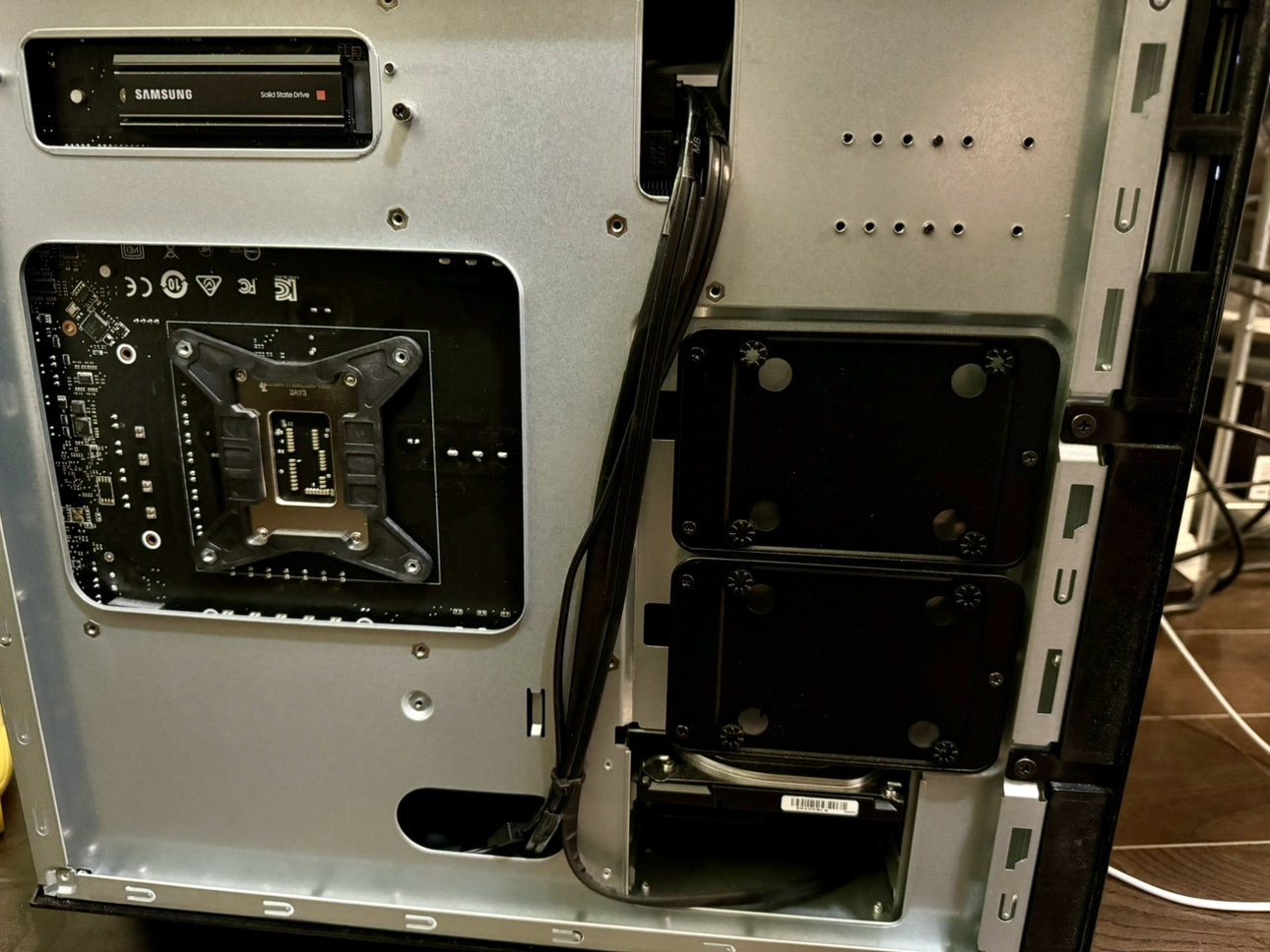 RTX 4080 Gaming PC *Moving Sale* - photo 3