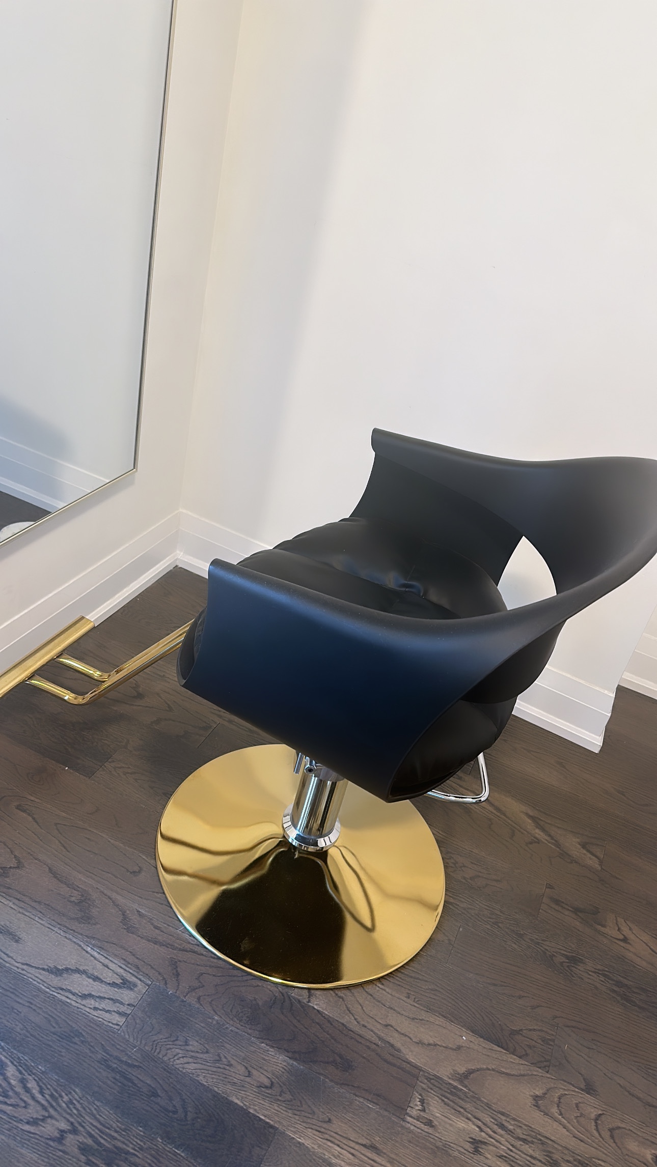 Customer chair Barber chair thumbnail