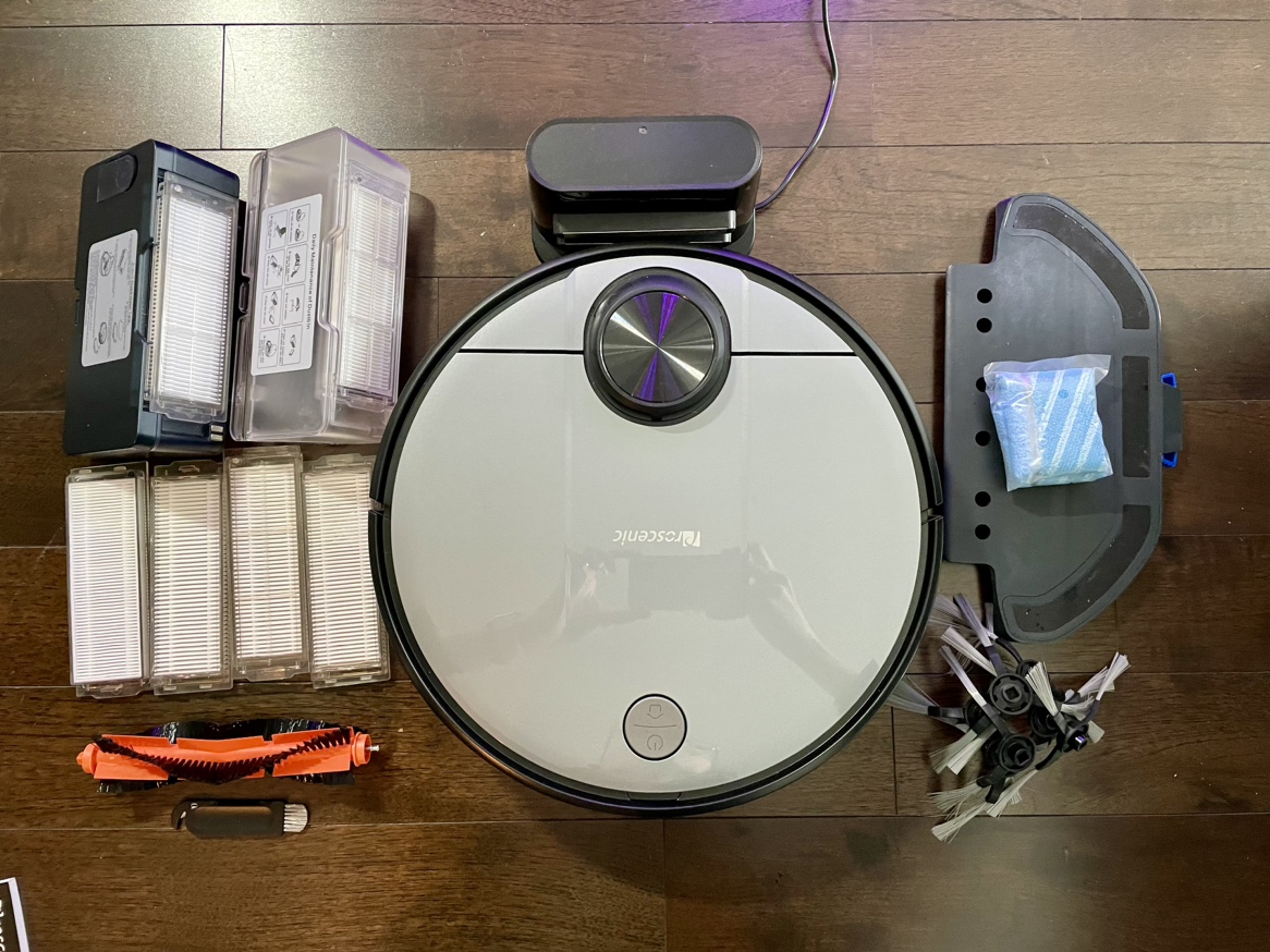Robot Vacuum & Mop with extra refills thumbnail