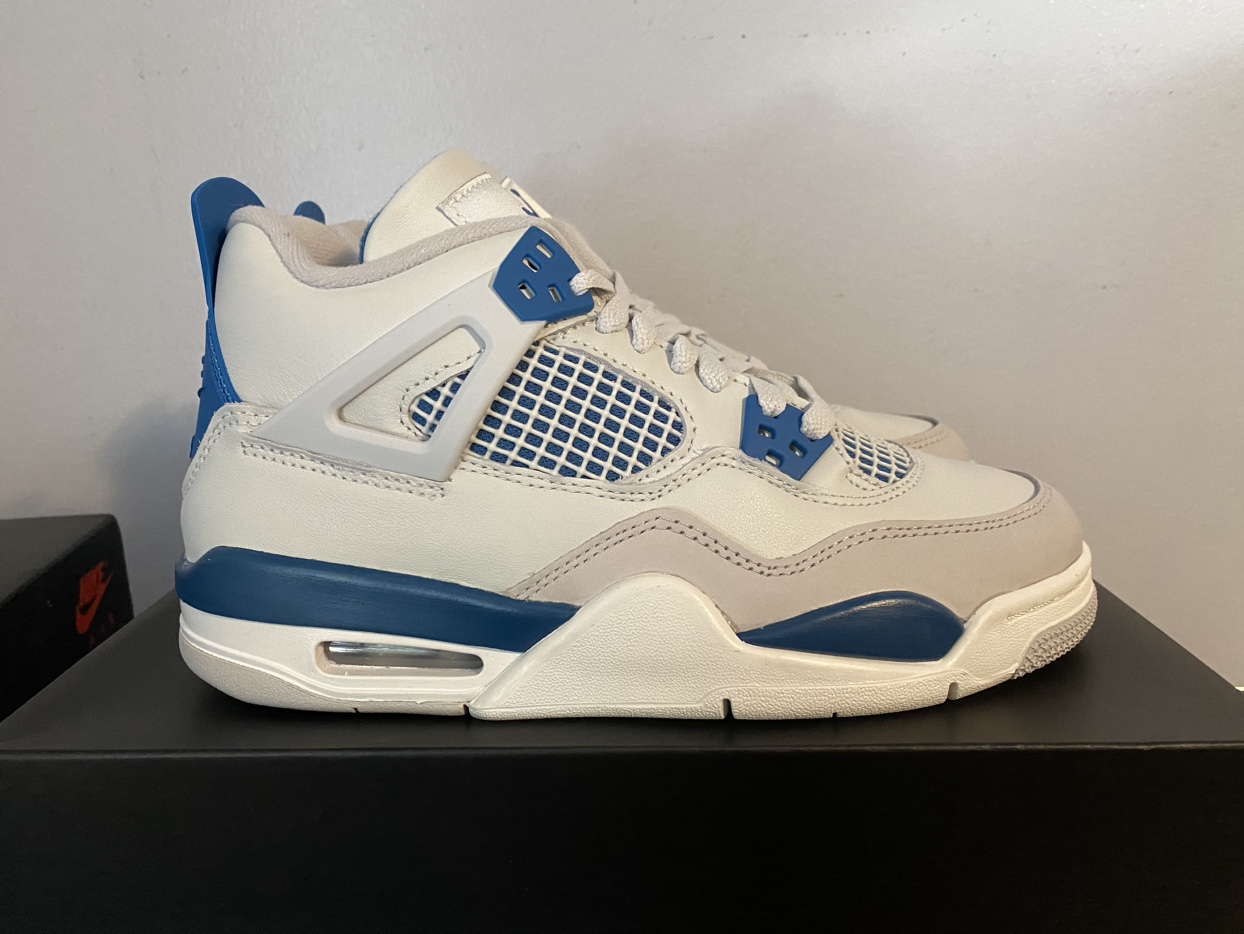 AIR JORDAN 4 “MILITARY BLUE”  GS ****$180 FIRM**** 6y and 7y thumbnail