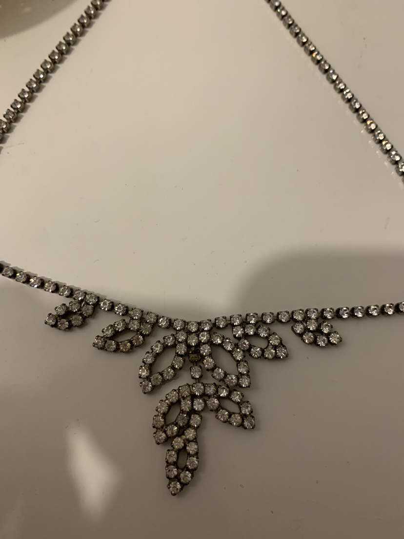 Vintage Pretty necklace image indicator(2)