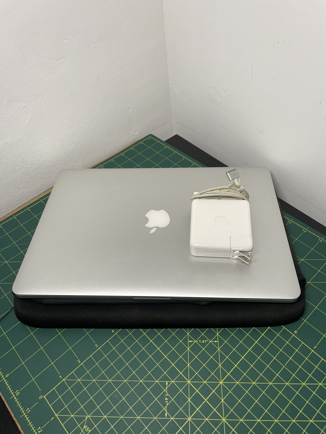 MacBook Pro 15" Mid-2015 thumbnail