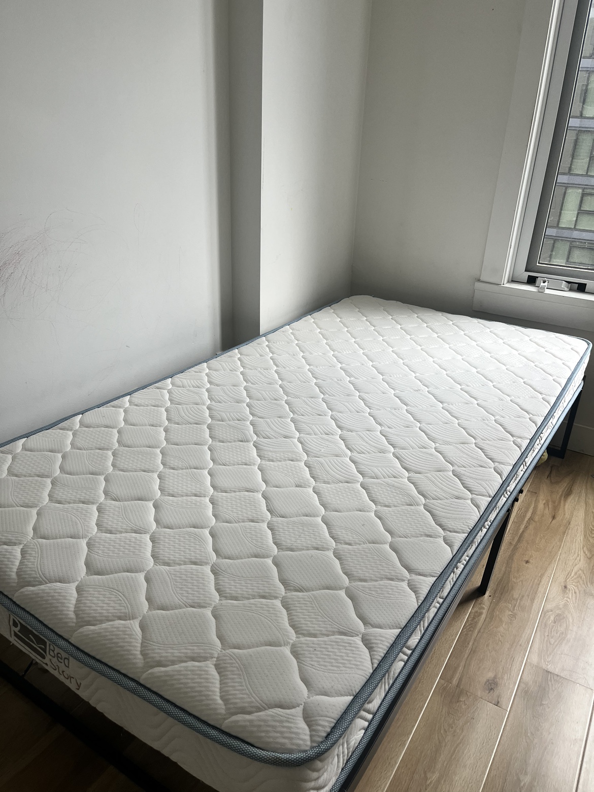 Single bed thumbnail