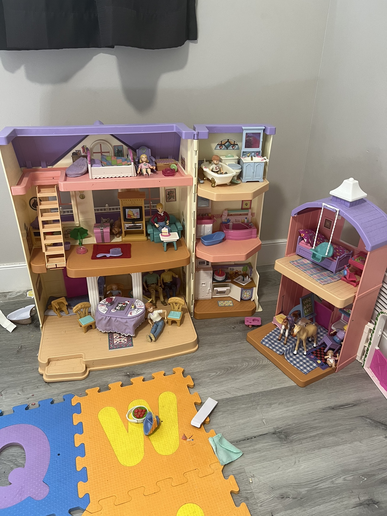 Dolls house with many accessories