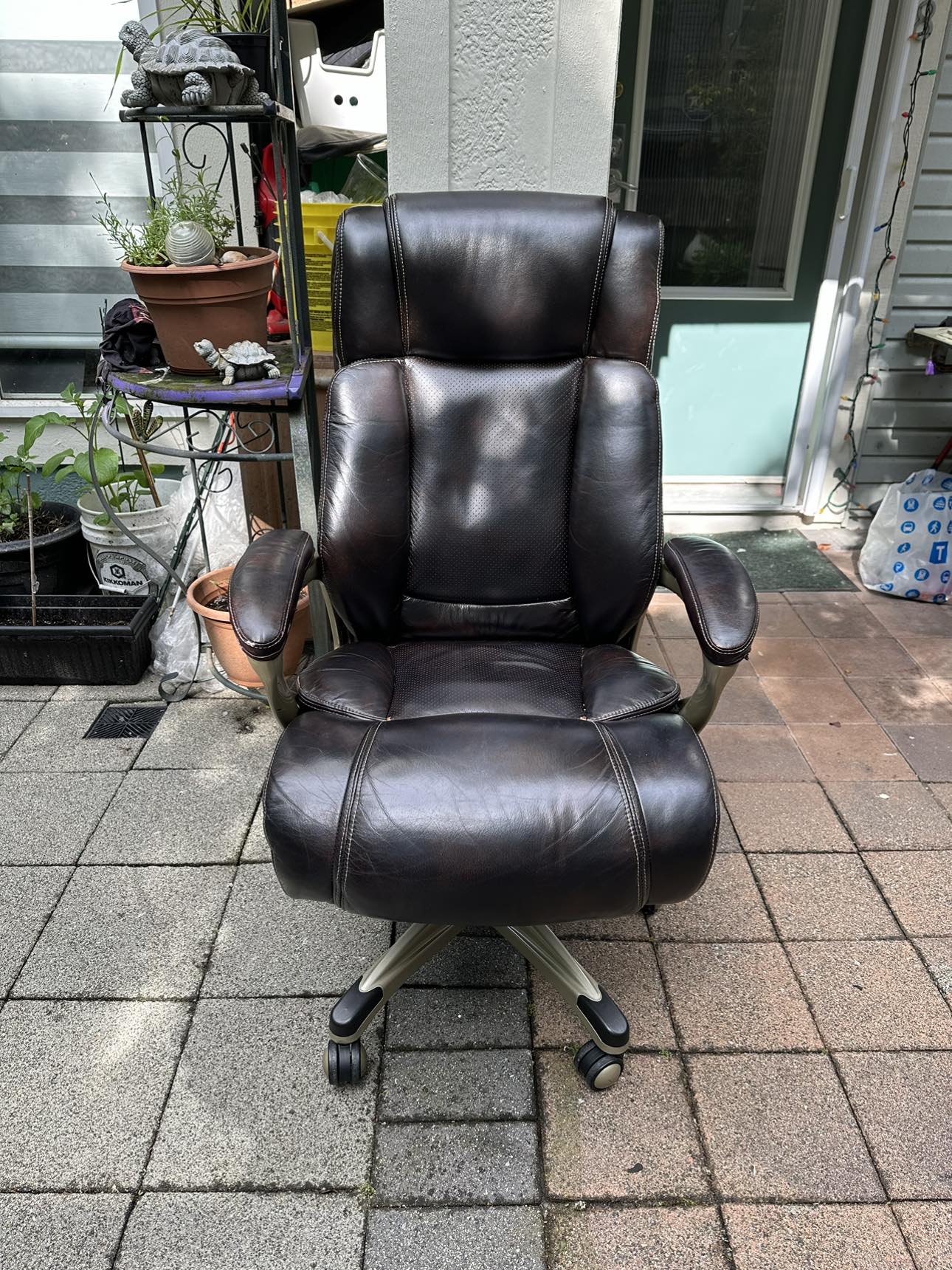 Auburn-Black Executive Leather Office Chair - photo 2