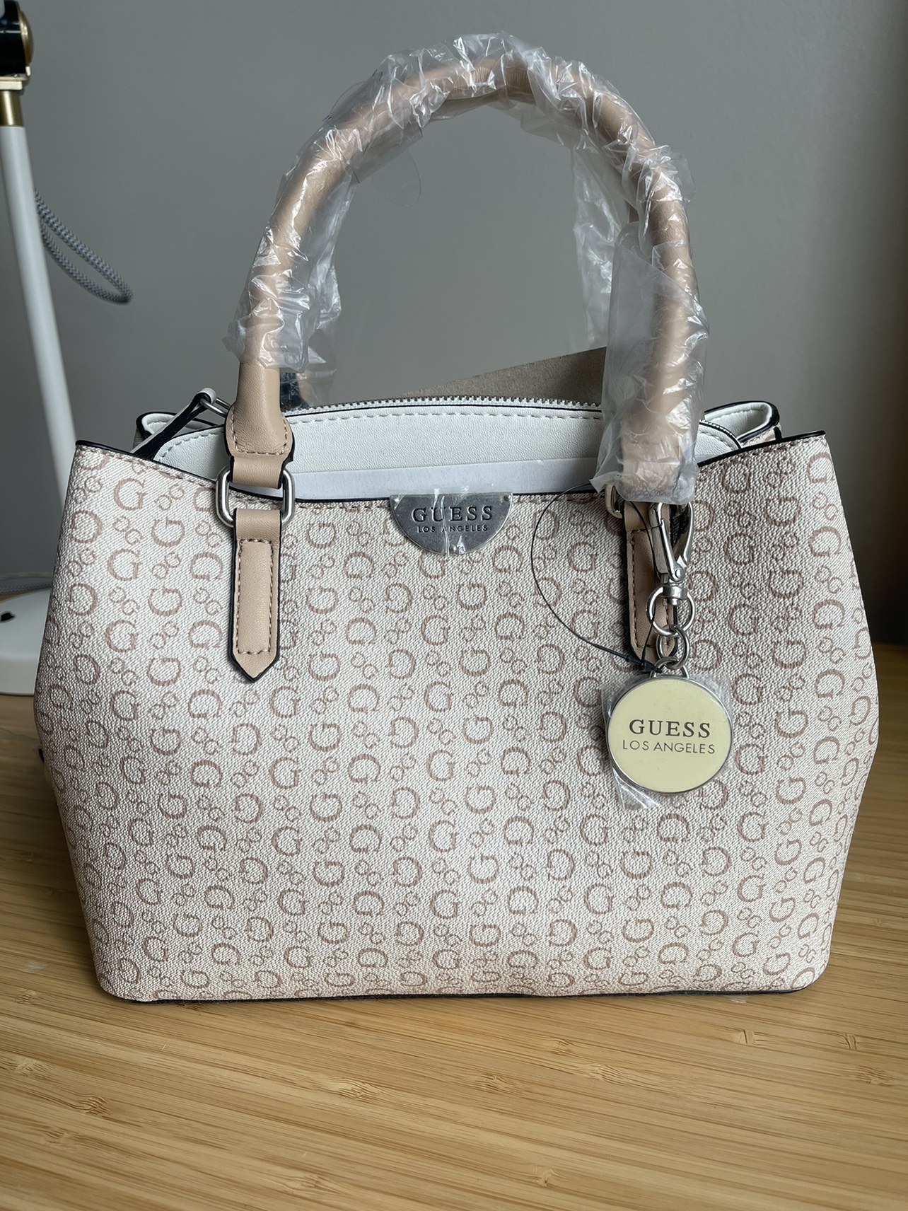 Guess Purse thumbnail