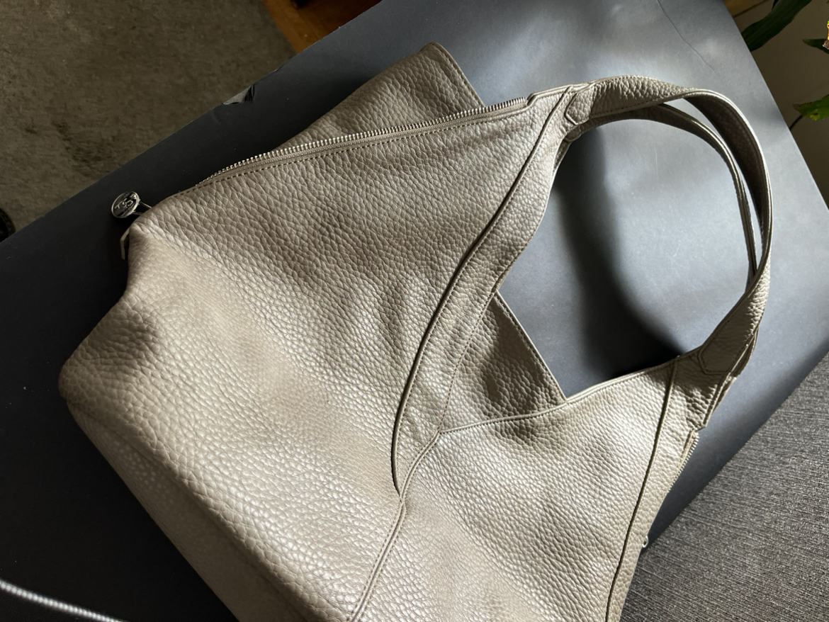 Tan designer purse. MAKE AN OFFER! - photo 3