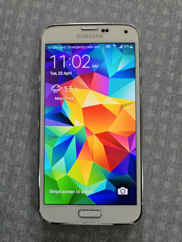 SAMSUNG S5 (Chat-R or Rogers)
