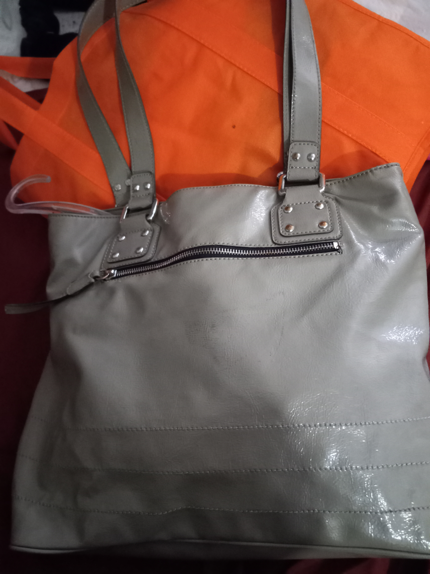 TAUPE GUESS BAG image indicator(3)