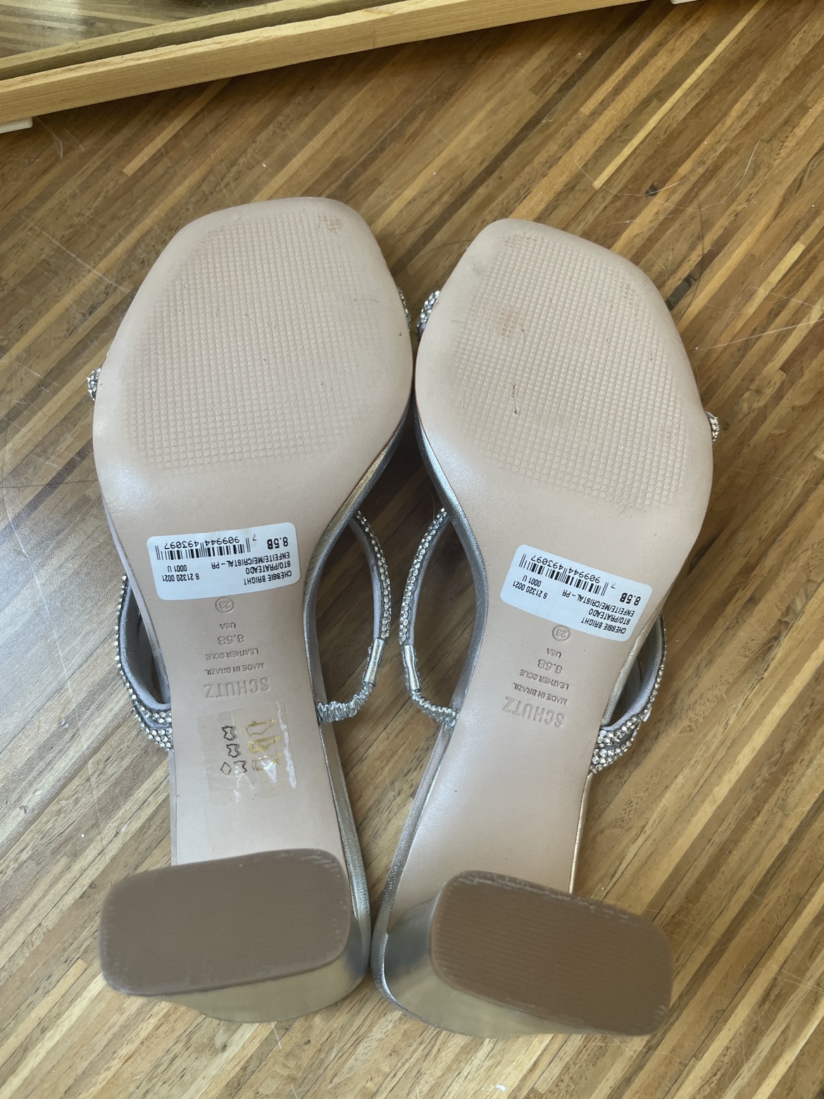 Brand New Schutz crystal sandal - photo 5