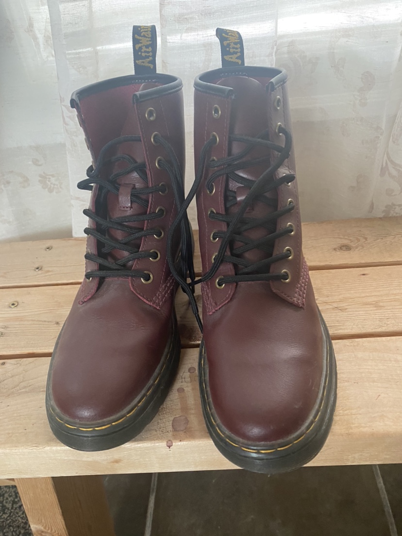Doc Martens women’s size 8 cherry colour - photo 2