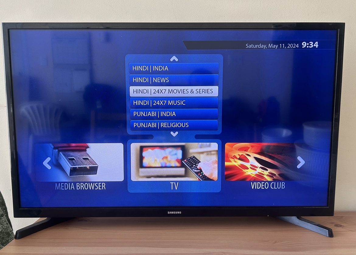 32” TV (Samsung) - photo 2
