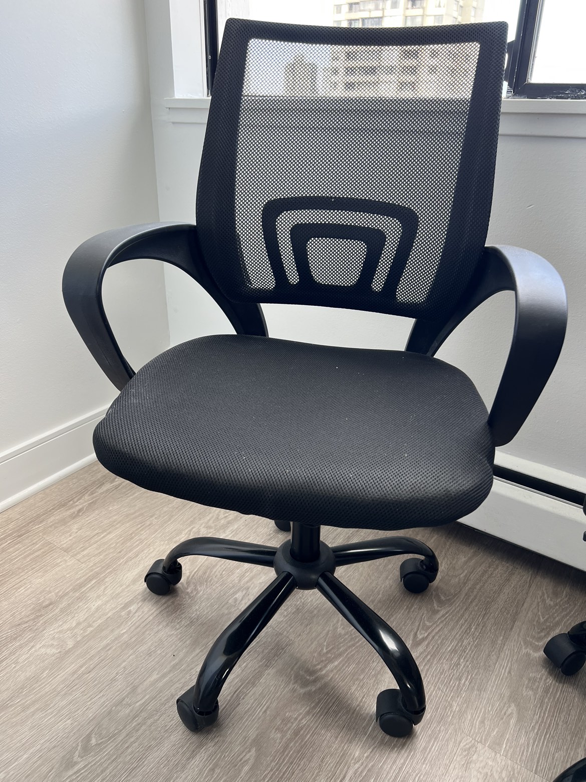 Office Chair - Like new - photo 3