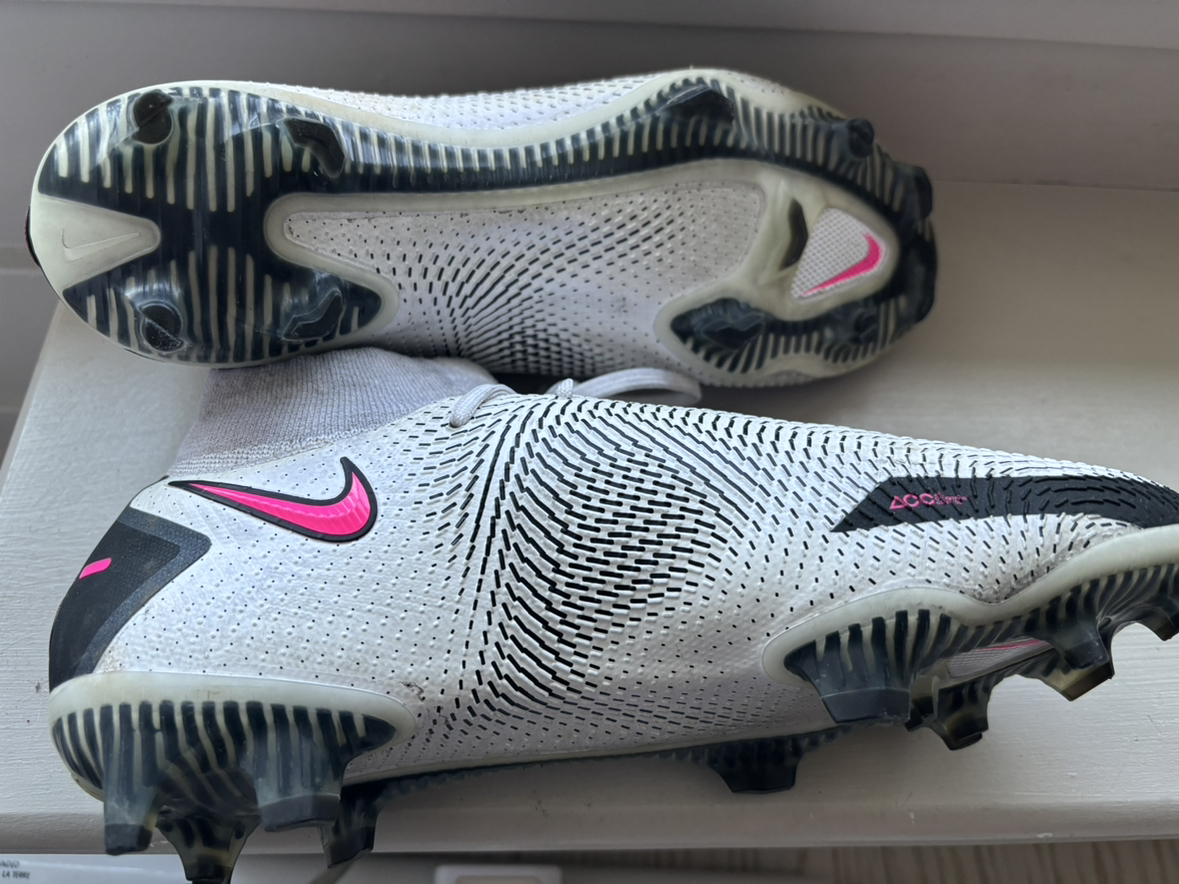 Soccer Cleats Nike image indicator(2)