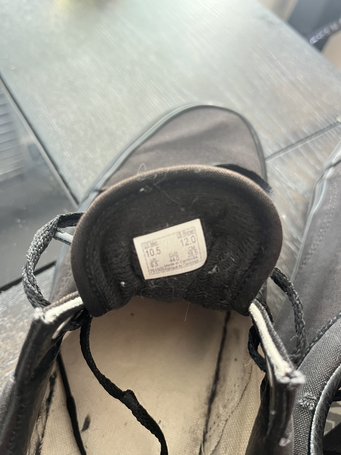 Give black Vans shoes - photo 2