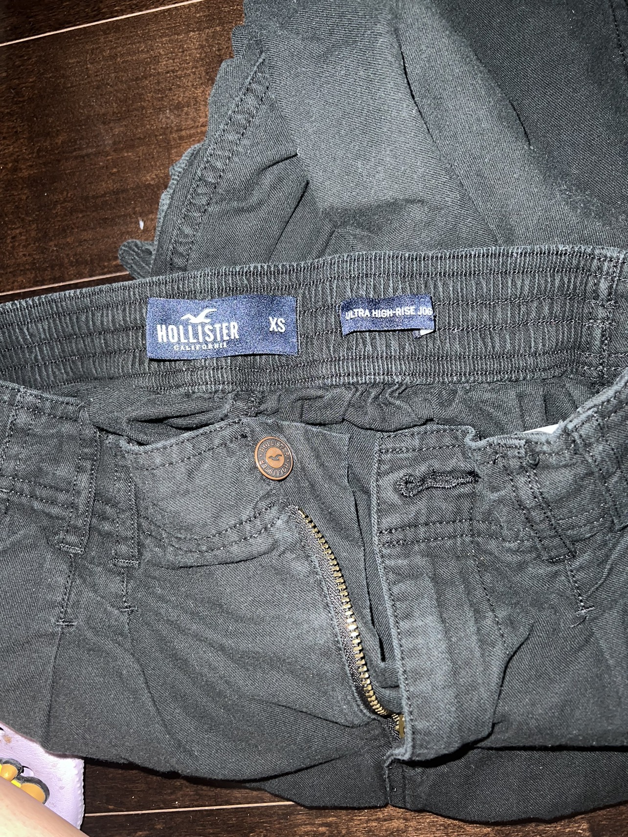 Black jogger cargo pant - Hollister jogger image indicator(4)