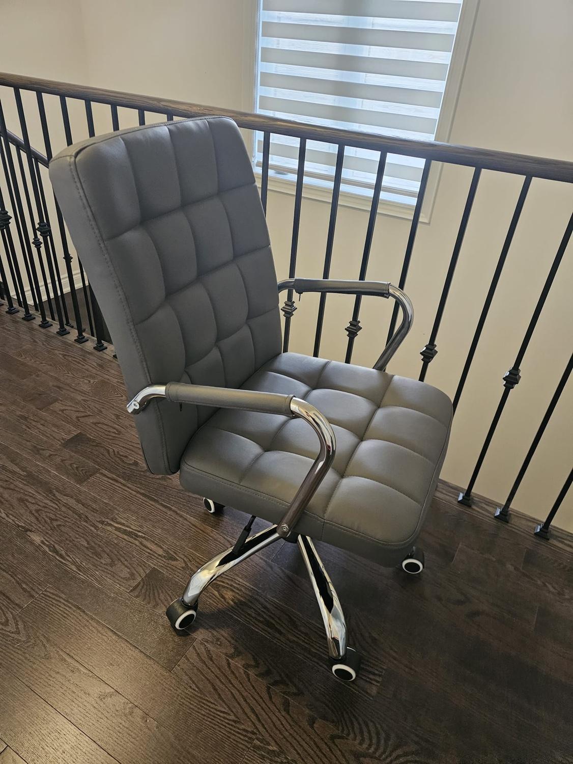 Office chair / task chair - photo 3
