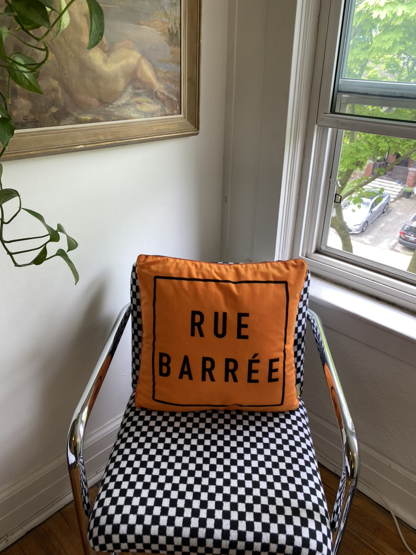 Rue Barrée pillow image indicator(2)