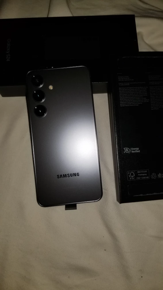 SAMSUNG GALAXY S24 thumbnail