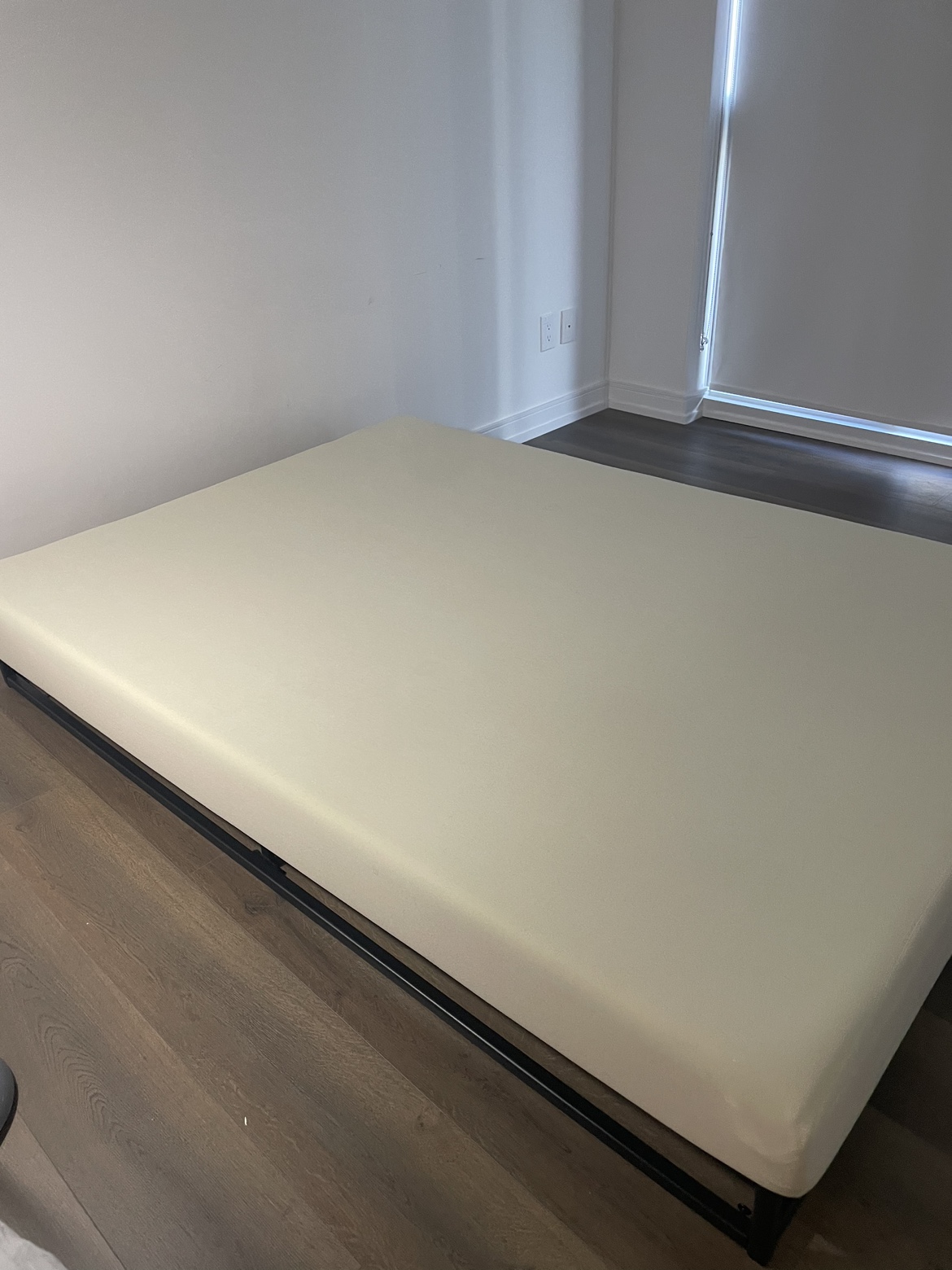 Double bed frame nearly new - photo 2