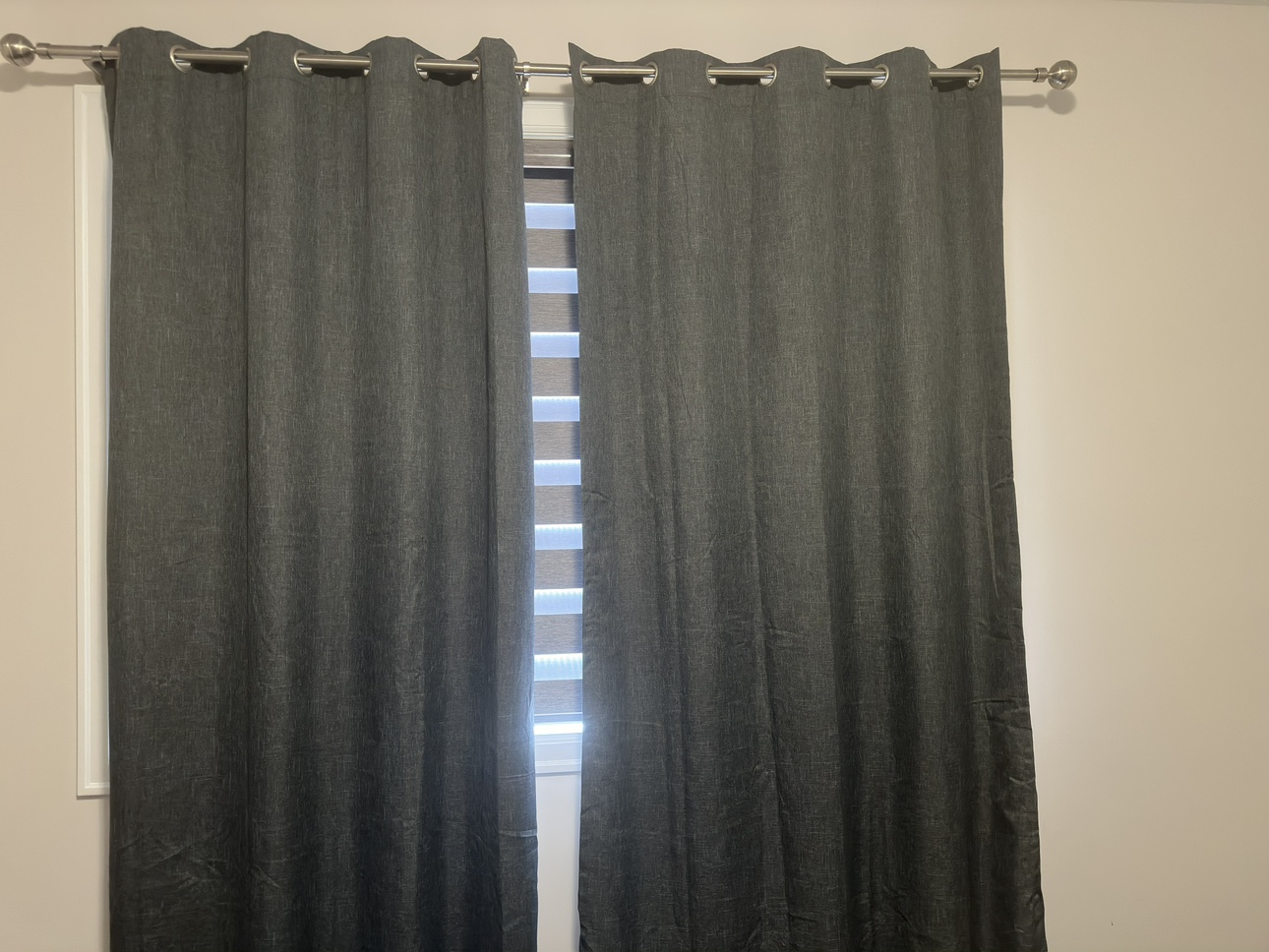New curtain blackouts - photo 2