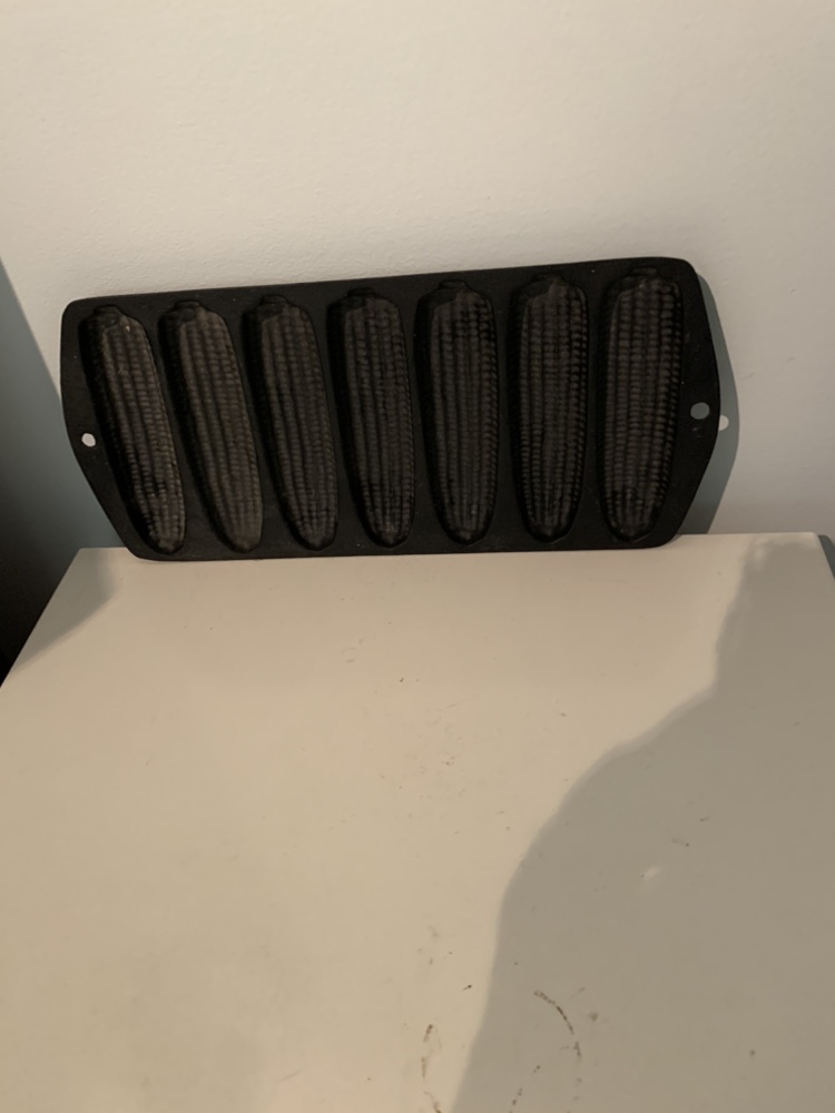 Vintage Cast Iron Cornbread Mold - photo 2