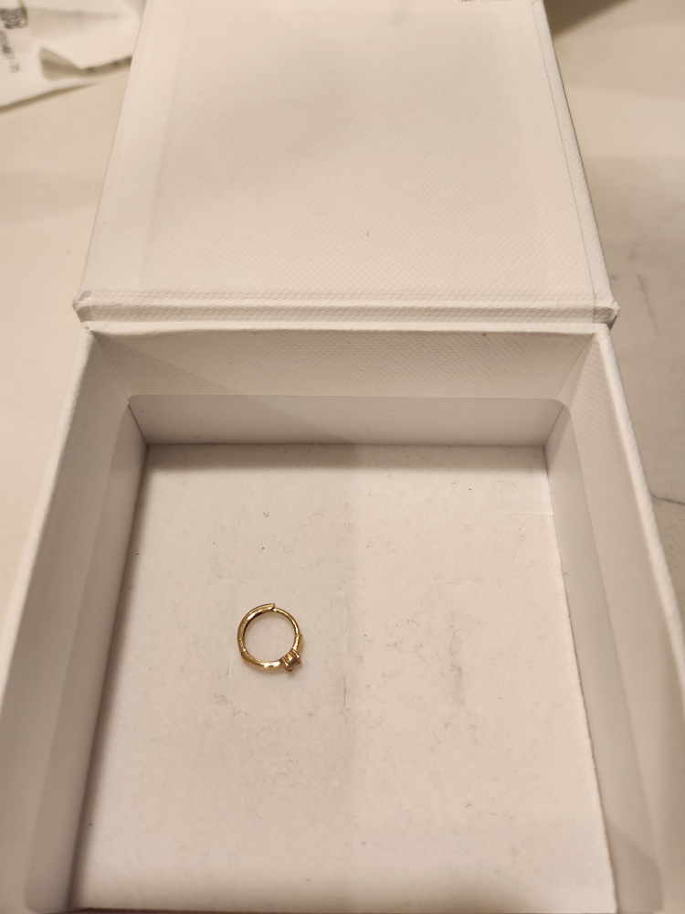 Mejuri single sapphire 14k gold hoop image indicator(4)
