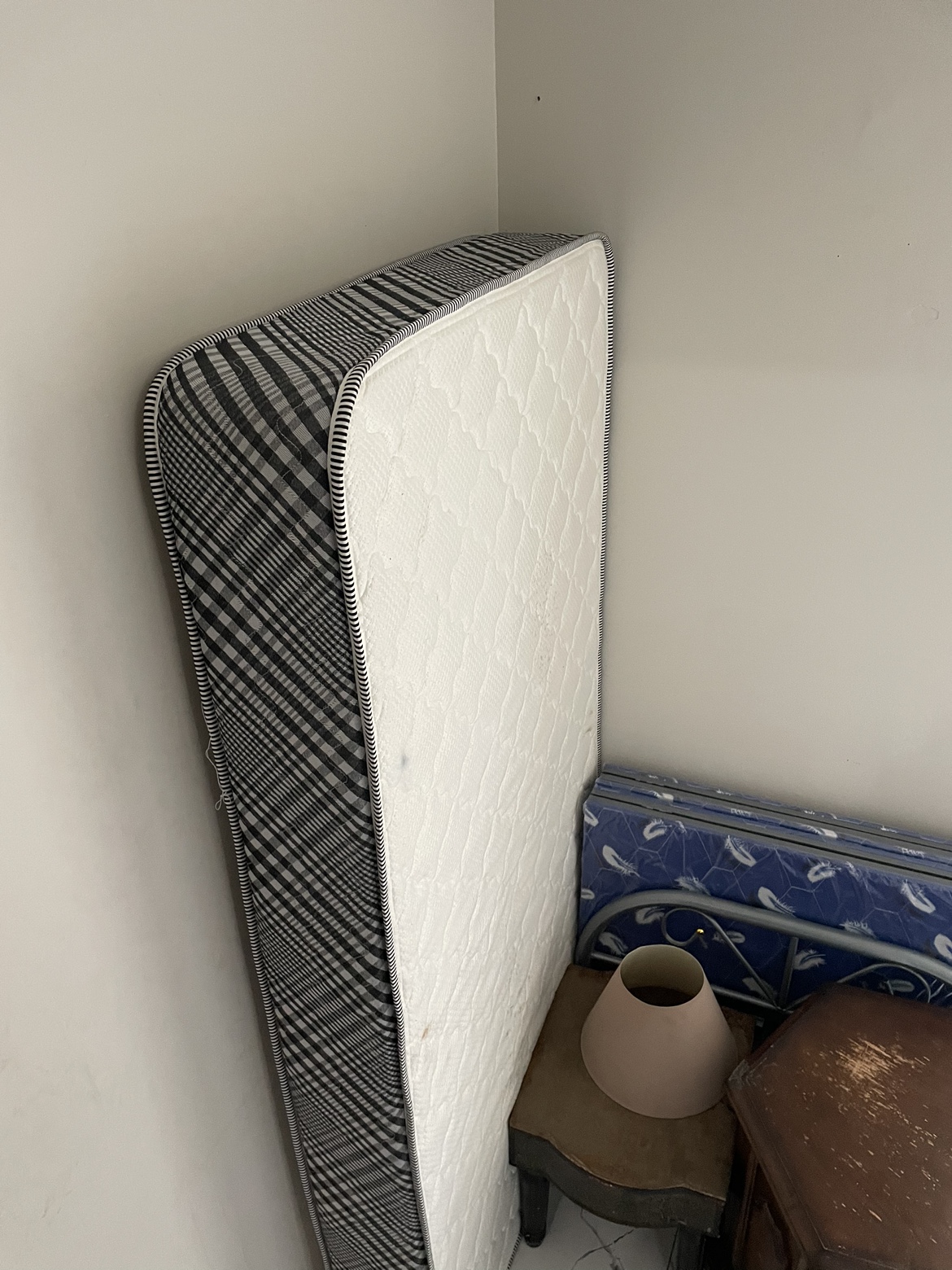 Folding Bed and mattress (both single) for sale ; used like new - photo 2
