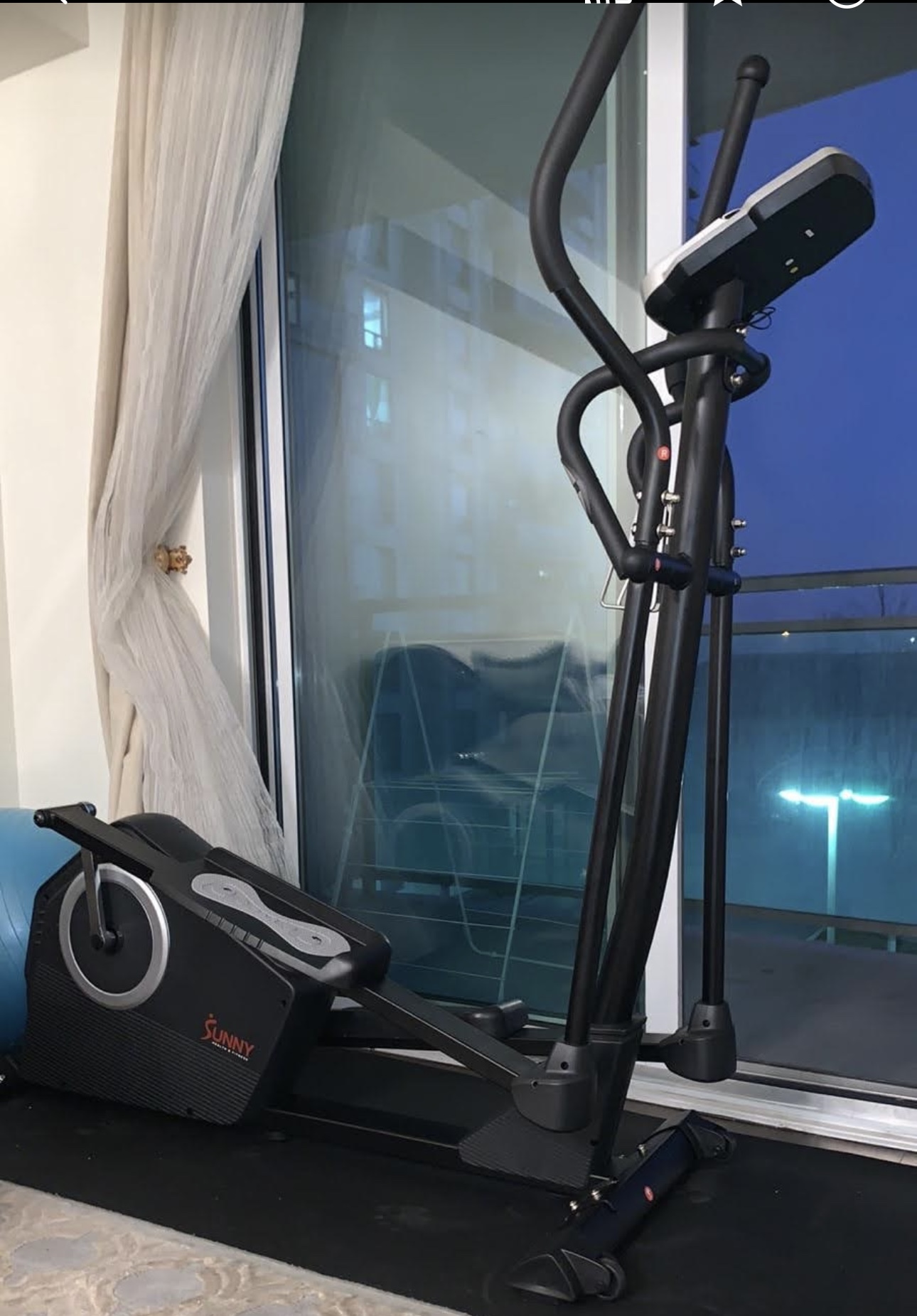 Health & Fitness Cardio programmable Elliptical SFE3890