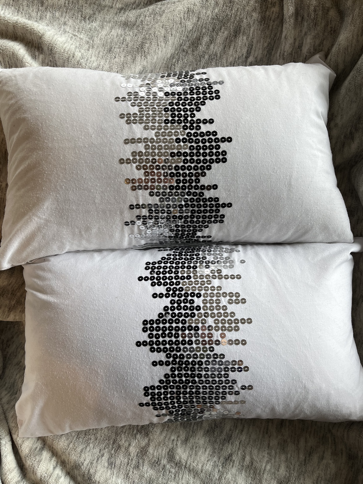 Accent cushions, white and silver thumbnail