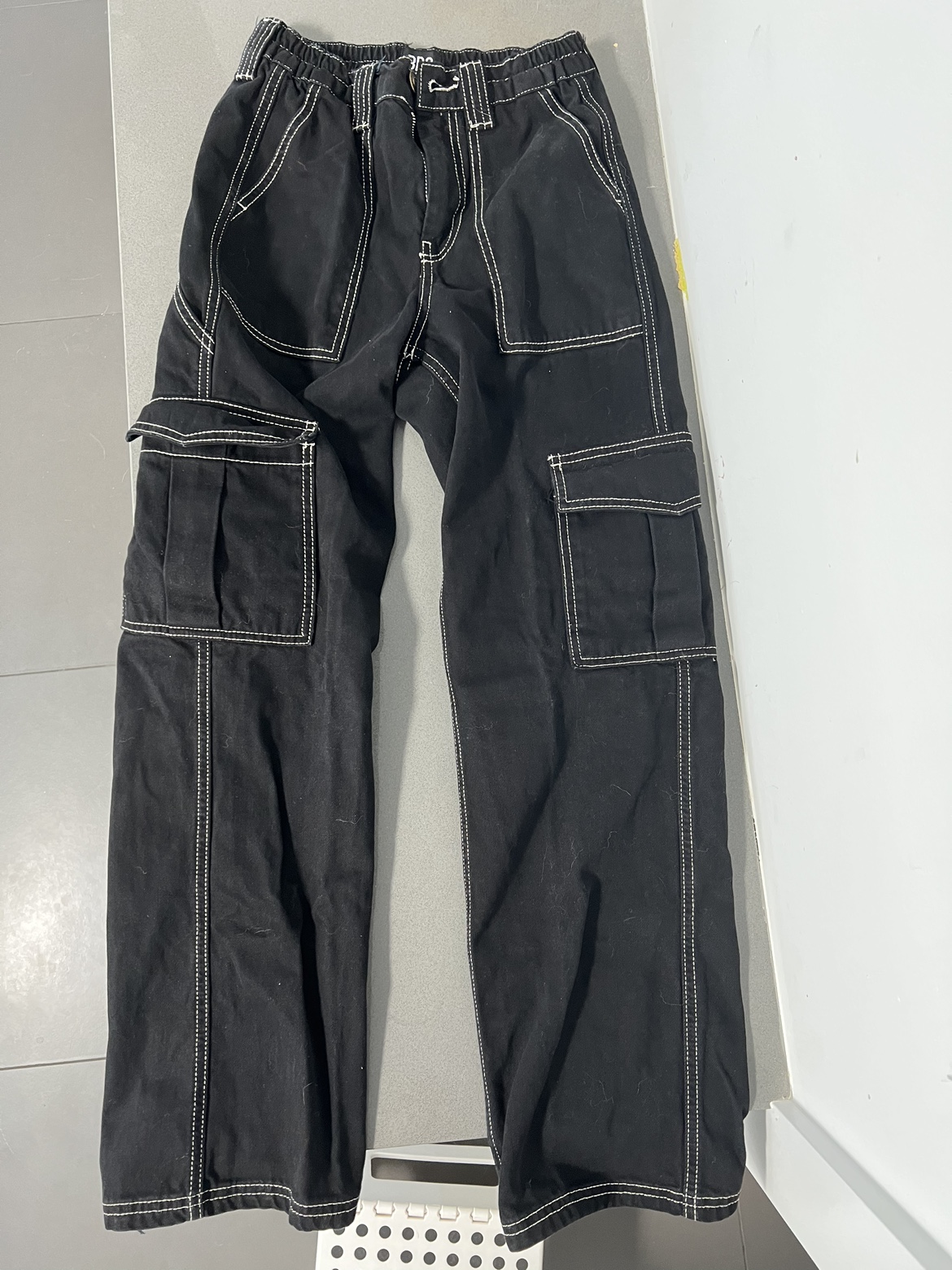 Urban outfitters cargo pants thumbnail