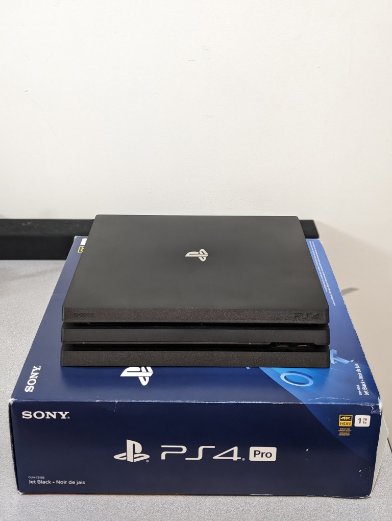 PS4 Pro 1TB with 1 controller and GTA 5 - photo 3