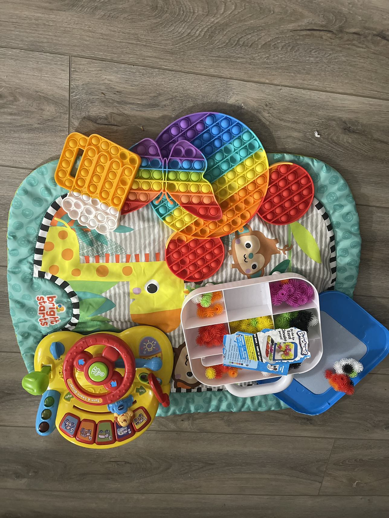 Baby toys with mat