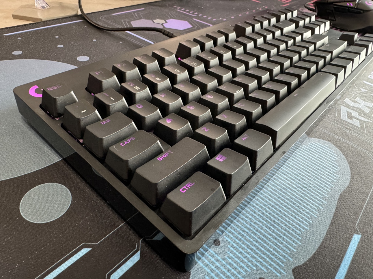 Logitech G PRO Gaming Mechanical keyboard image indicator(3)