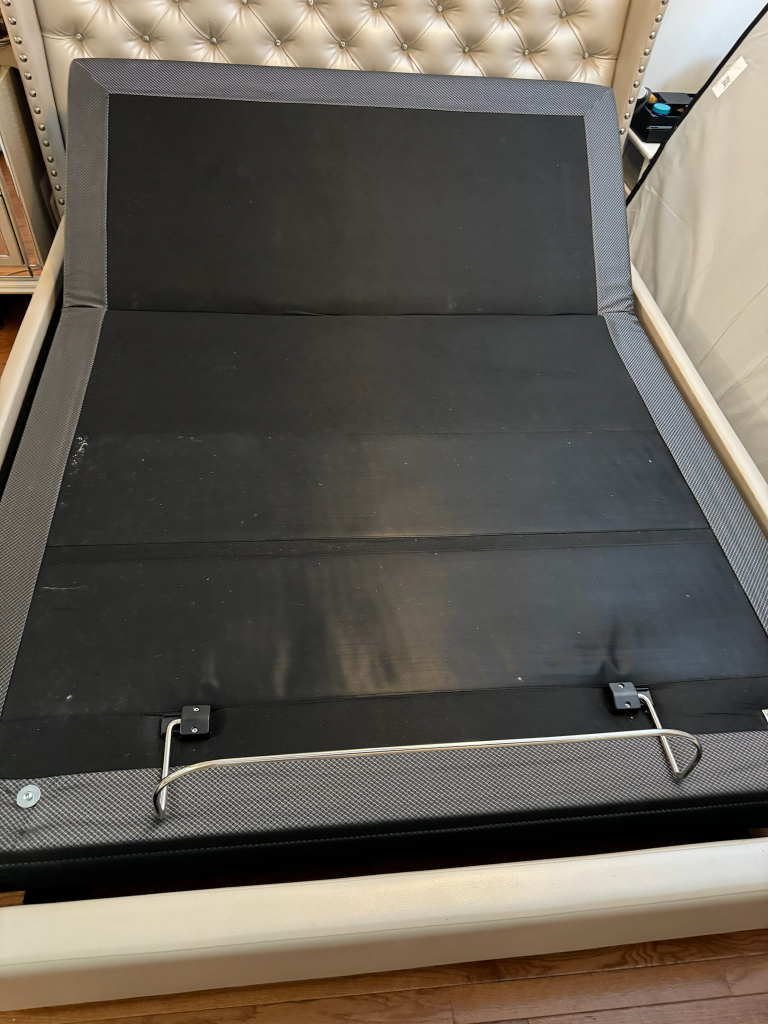 Raymour & Flanigan Bed Set with Beauty rest Smartmotion Base - photo 3