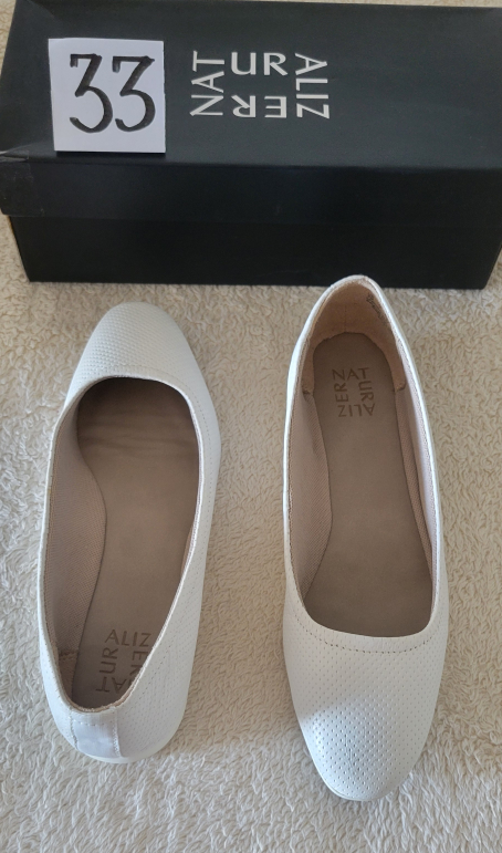 Naturalizer Women's Comfortable Shoes image indicator(4)