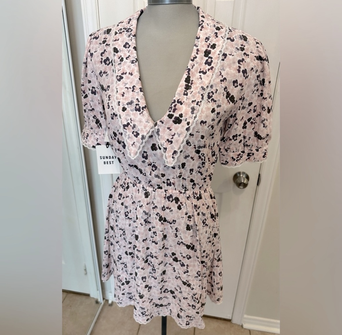 BNWT Aritzia Sunday Best New Aki Dress Size M