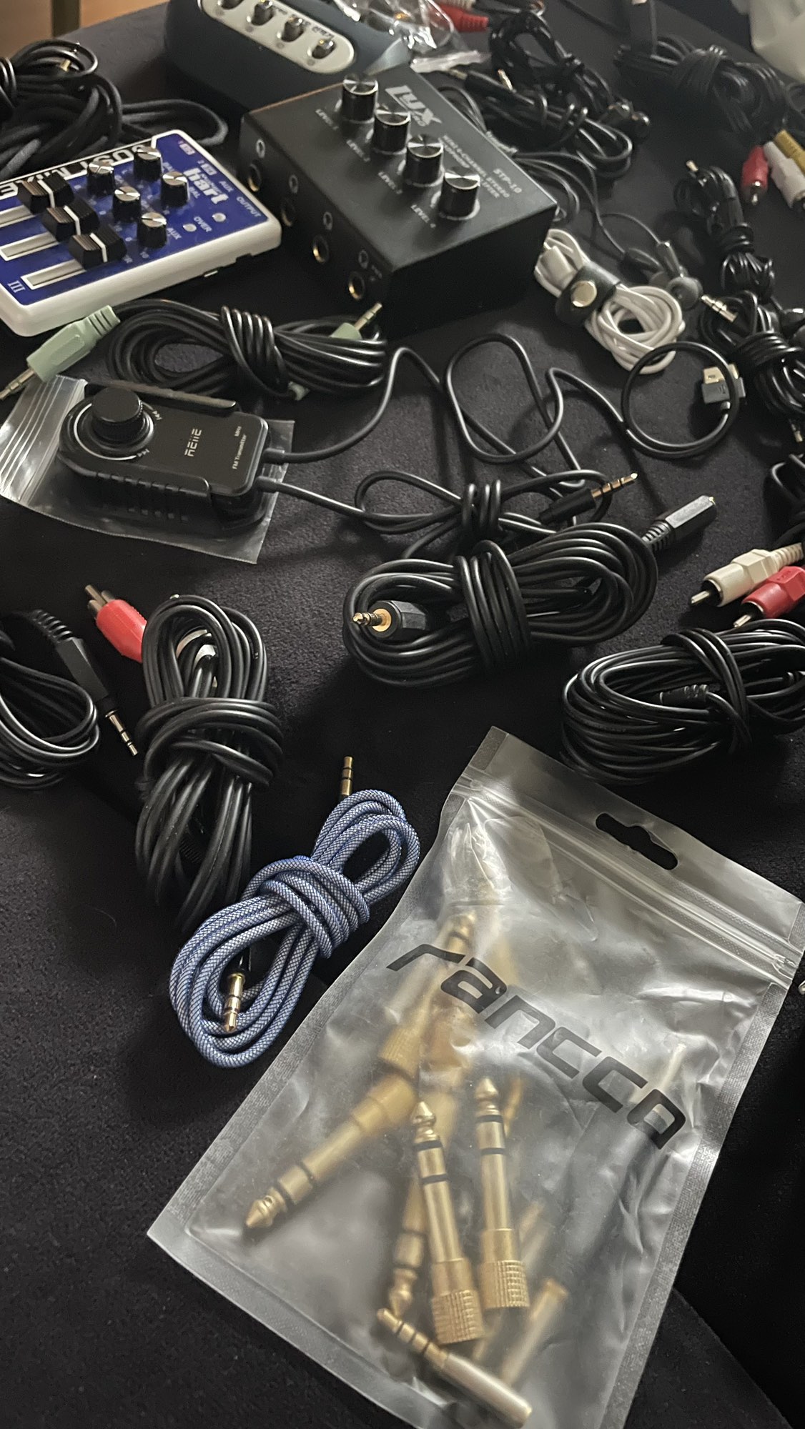 Bunch of A/V equipment image indicator(3)