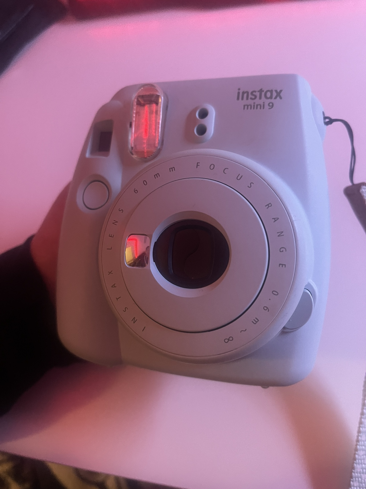 instax mini 9 it comes with a case