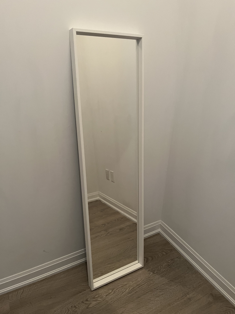 Wall mirror