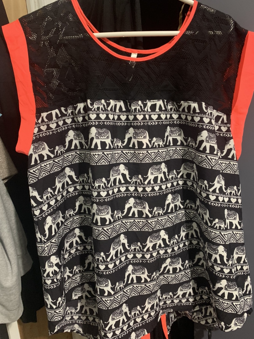 Flowy shirt size 2XL