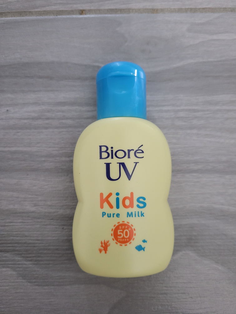 Almost New Bioré Biore UV Kids Pure Milk Sunscreen SPF 50 PA+++ thumbnail