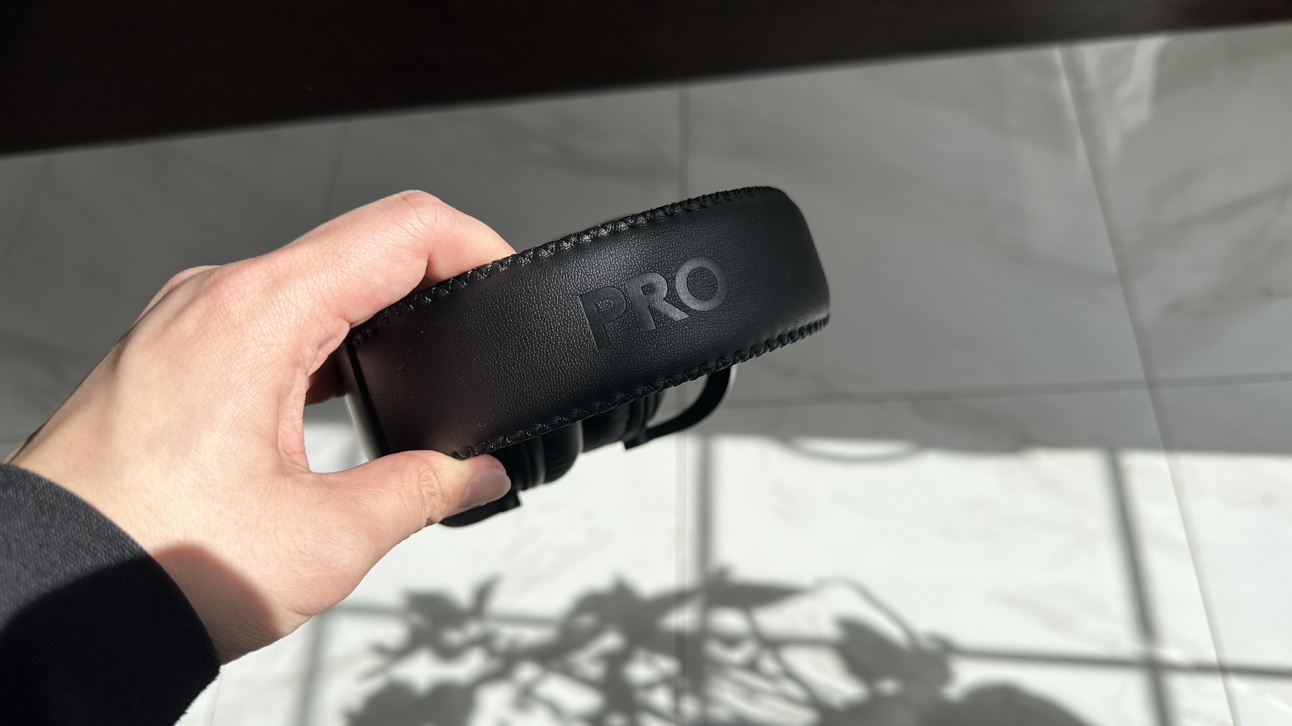 Logitech G PRO Headset image indicator(4)