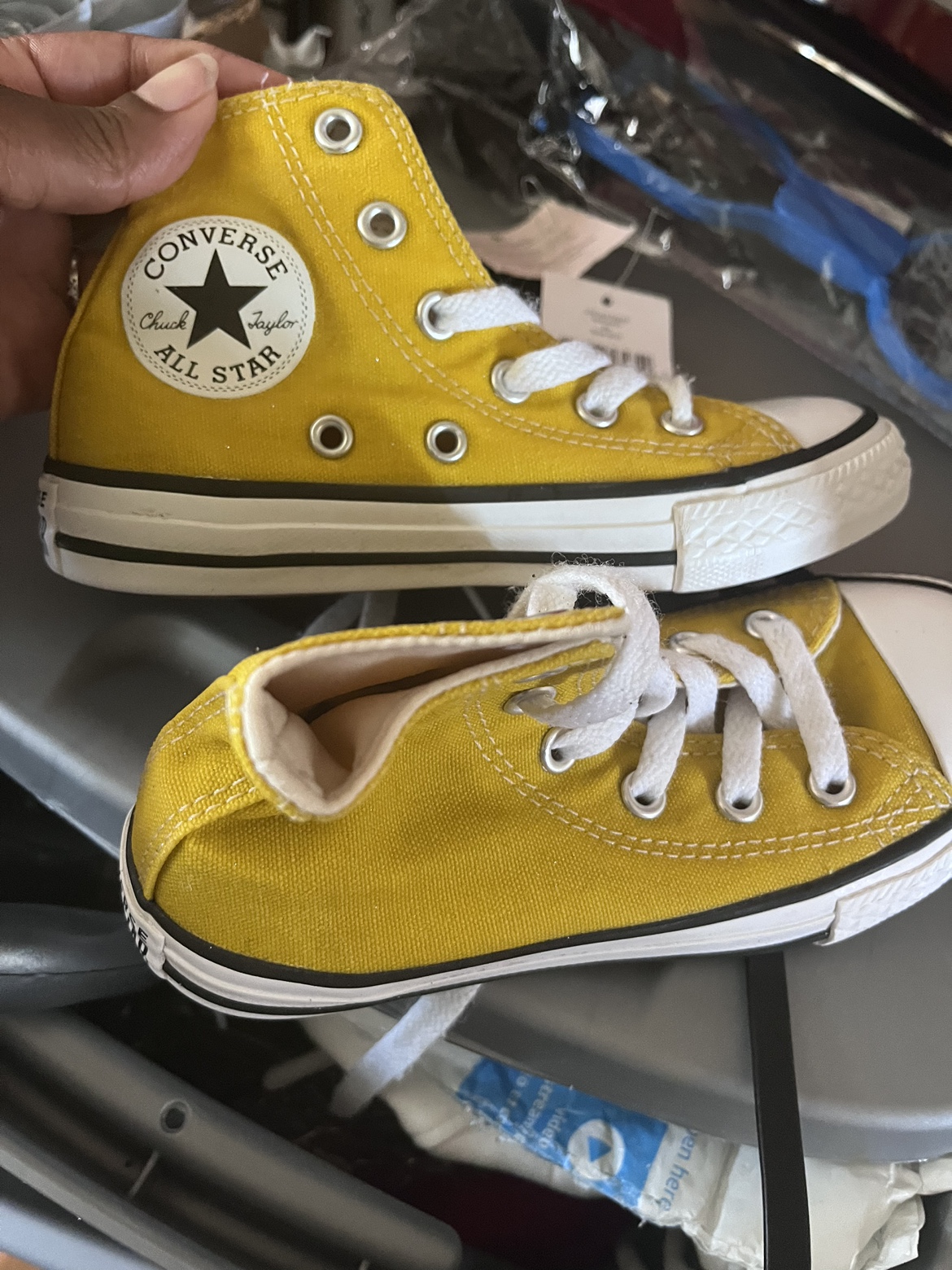 Unisex converse(preschool - 11.5) thumbnail
