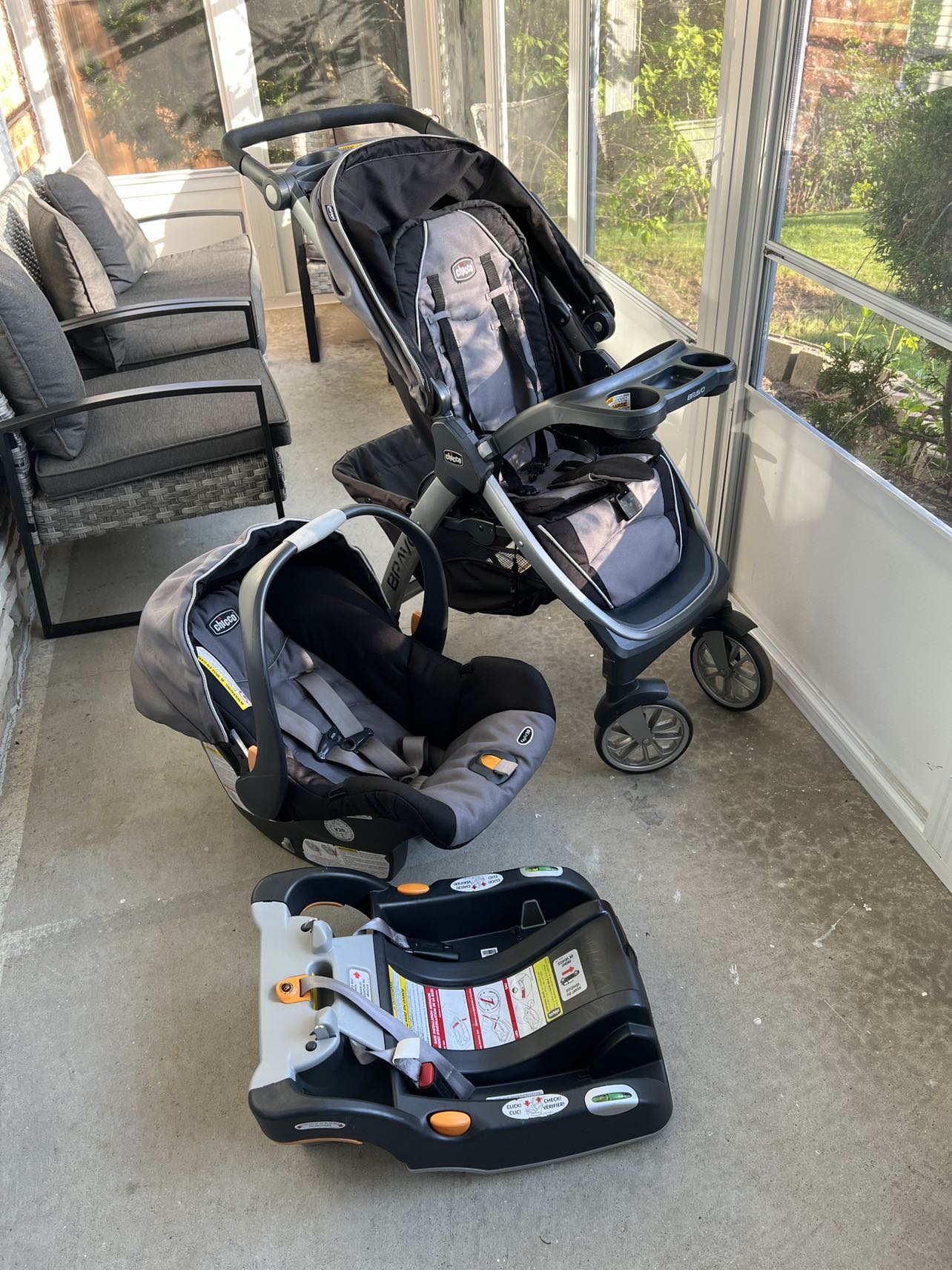 Chicco Bravo 3-in-1 Trio Travel System