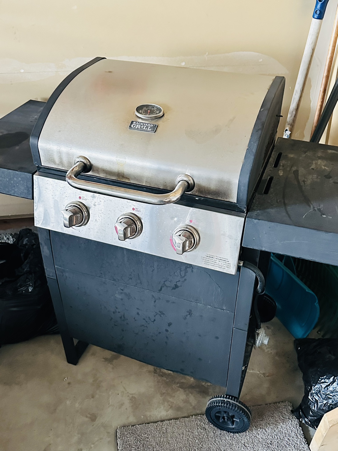Backyard Grill BBQ *MOVING MUST GO* thumbnail