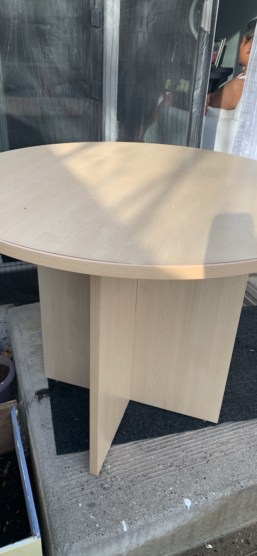 Round table