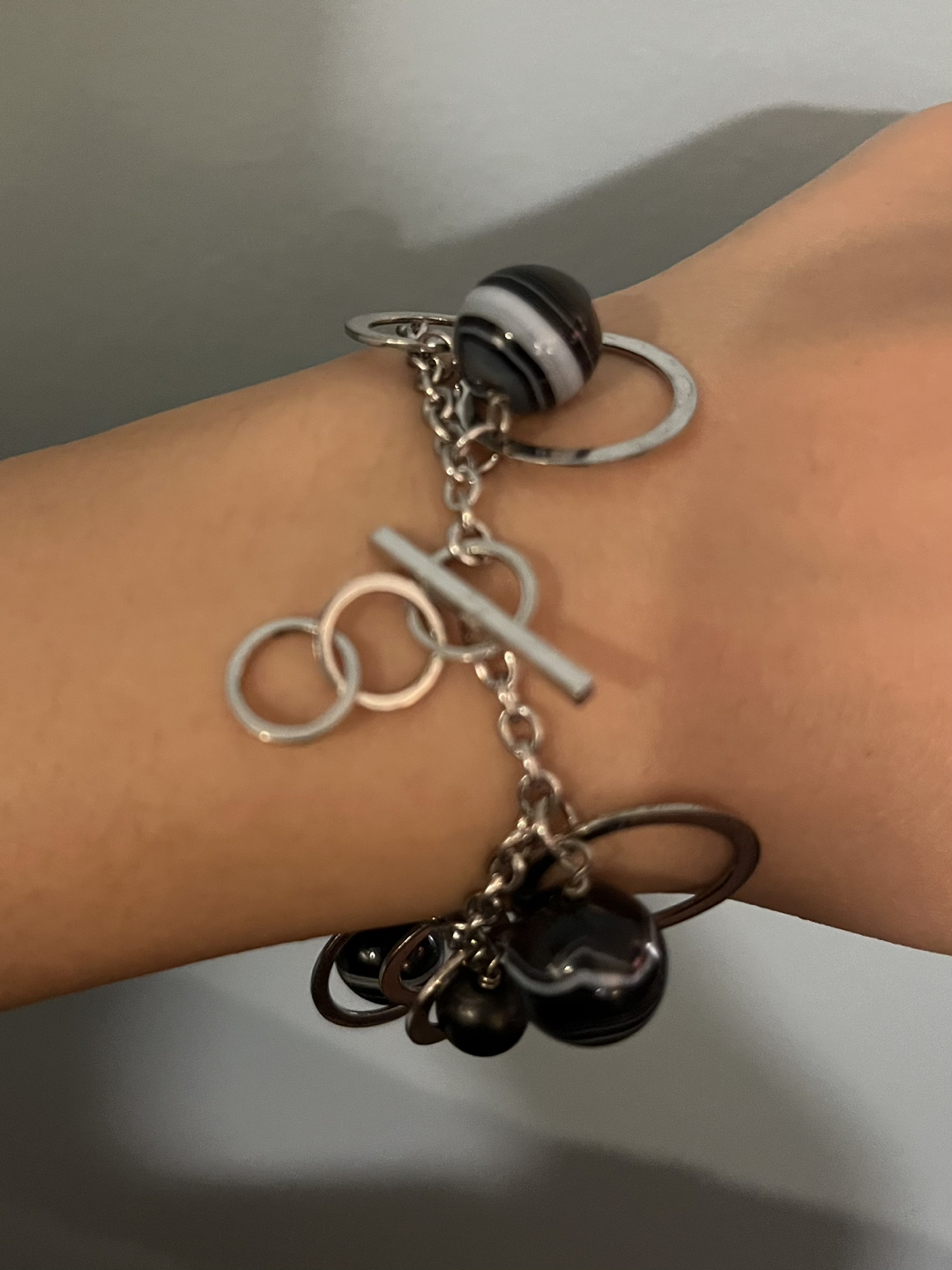 Dangling marble bracelet image indicator(4)