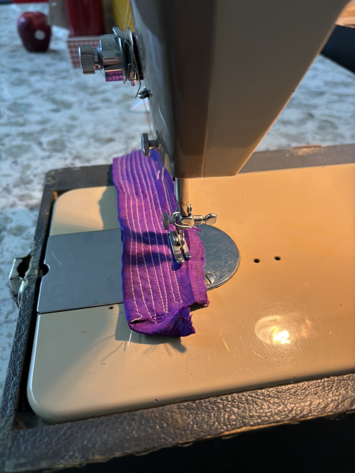 Sewing machine - photo 4