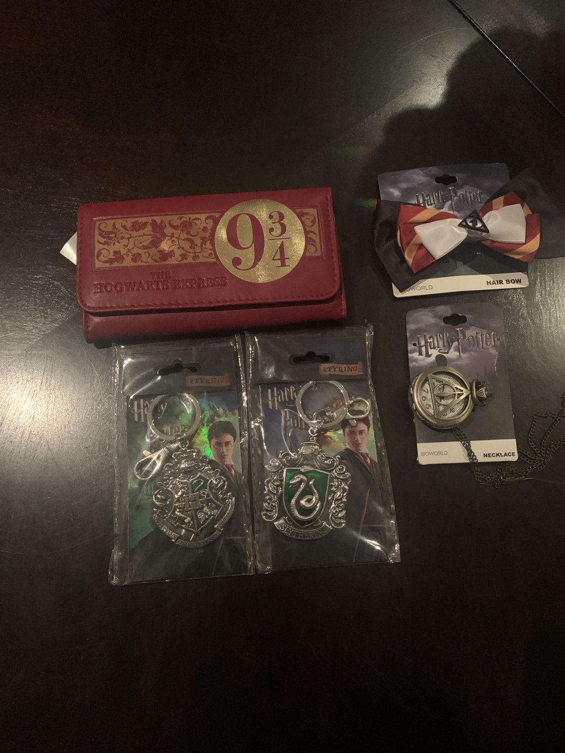BNWT Rare Harry Potter Bow, Necklace, Keychains and Wallet - photo 3